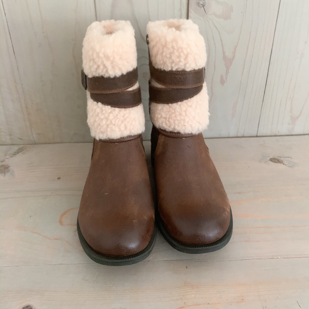 ugg blayre 3 sheepskin cuff waterproof boots NEW - Picture 3 of 11
